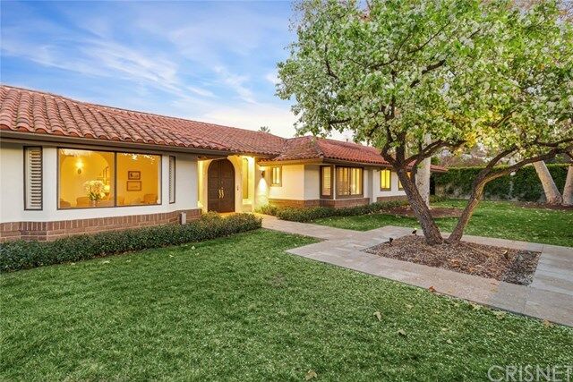 Property Photo:  5242 Amestoy Avenue  CA 91316 