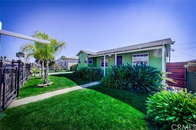 Property Photo: 540 W Peach Street CA 90222