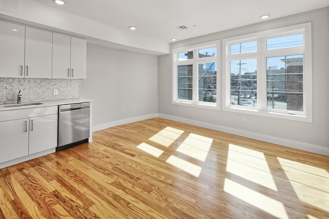 Property Photo: 370 1st St 302 NJ 07302