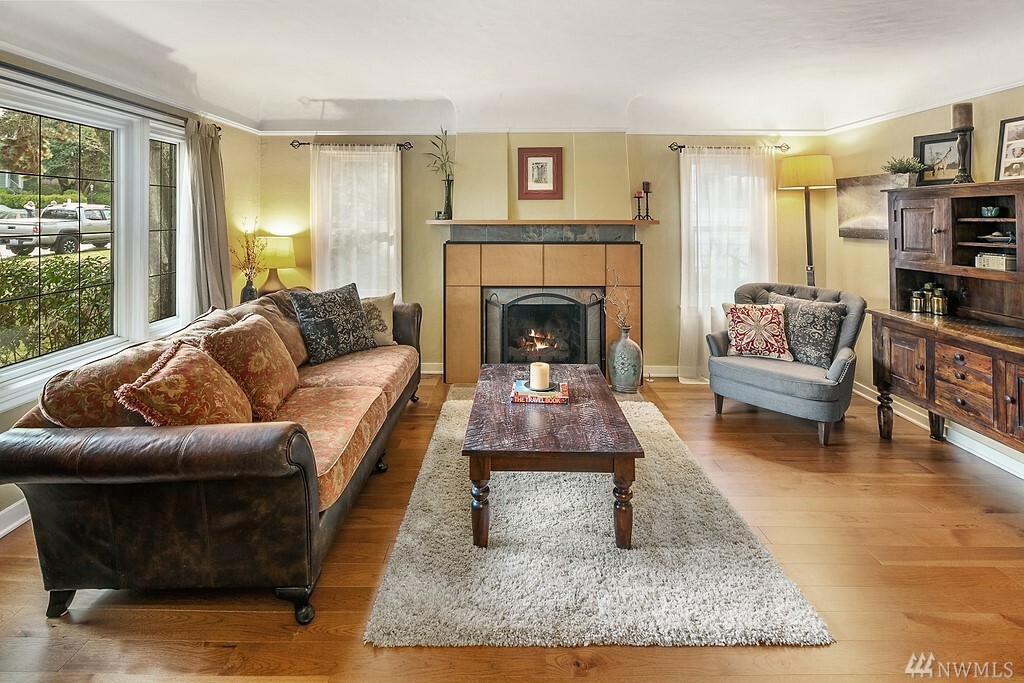 Property Photo: 1909 46th Ave SW WA 98116
