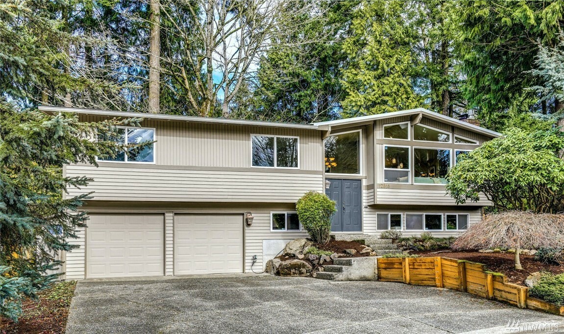 Property Photo:  12818 NE 106th Place  WA 98033 