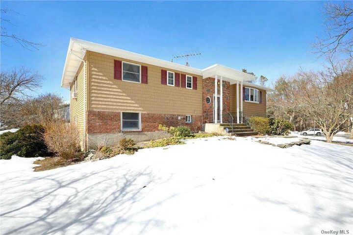 1 Shaker Court  East Northport NY 11731 photo