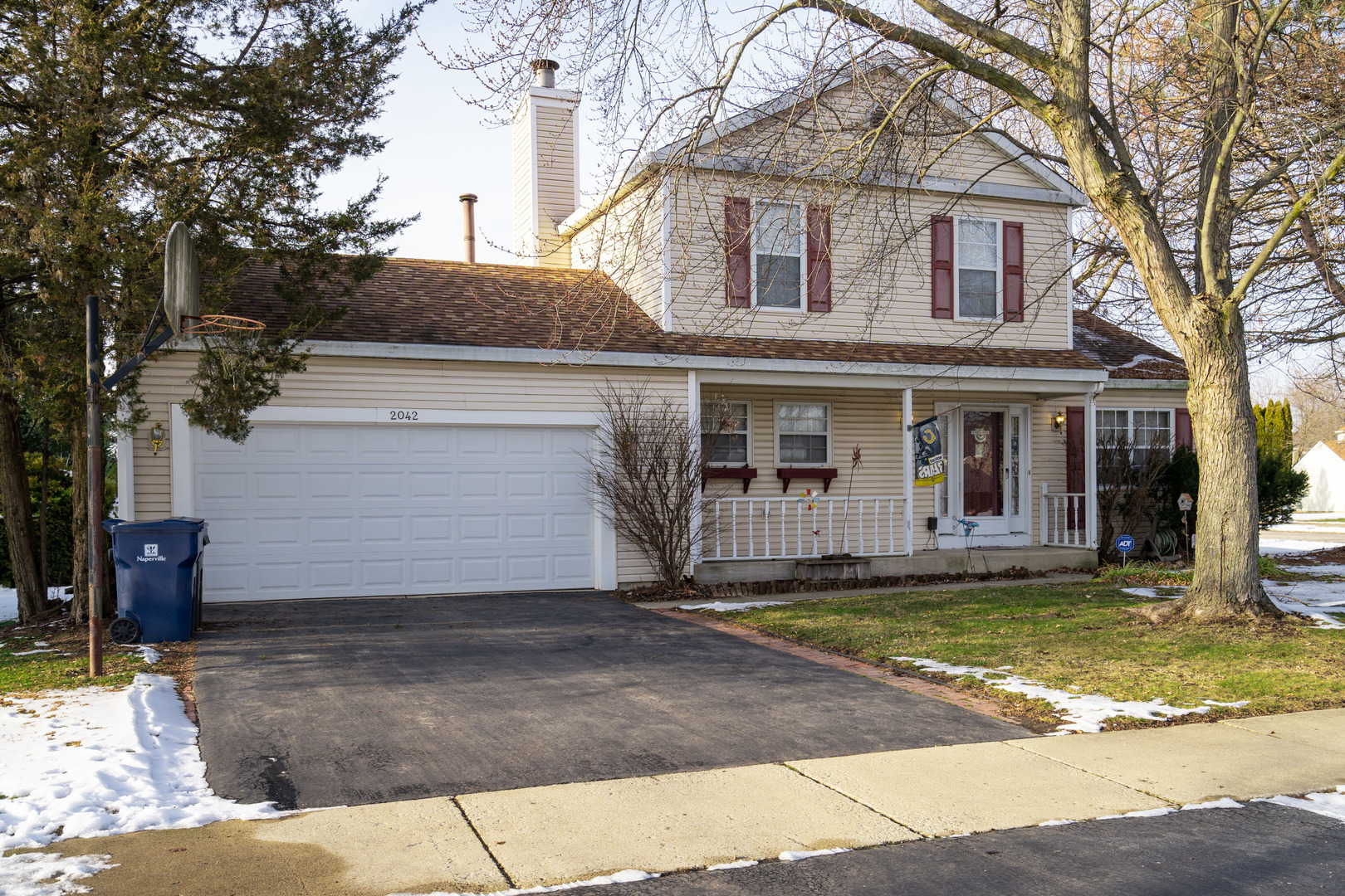 Property Photo:  2042 University Drive  IL 60565 