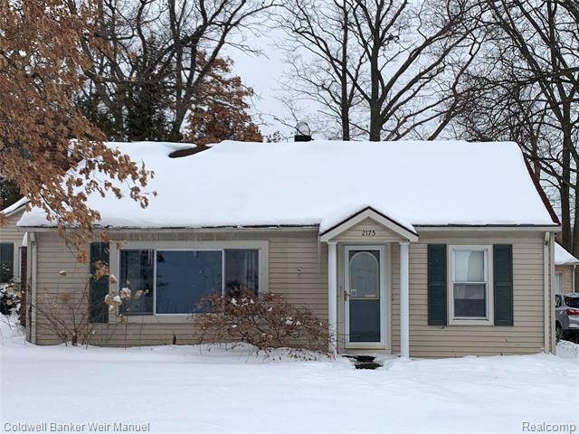 Property Photo:  2175 Knollwood St  MI 48326 