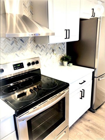 Property Photo:  3982 Valeta 261  CA 92110 