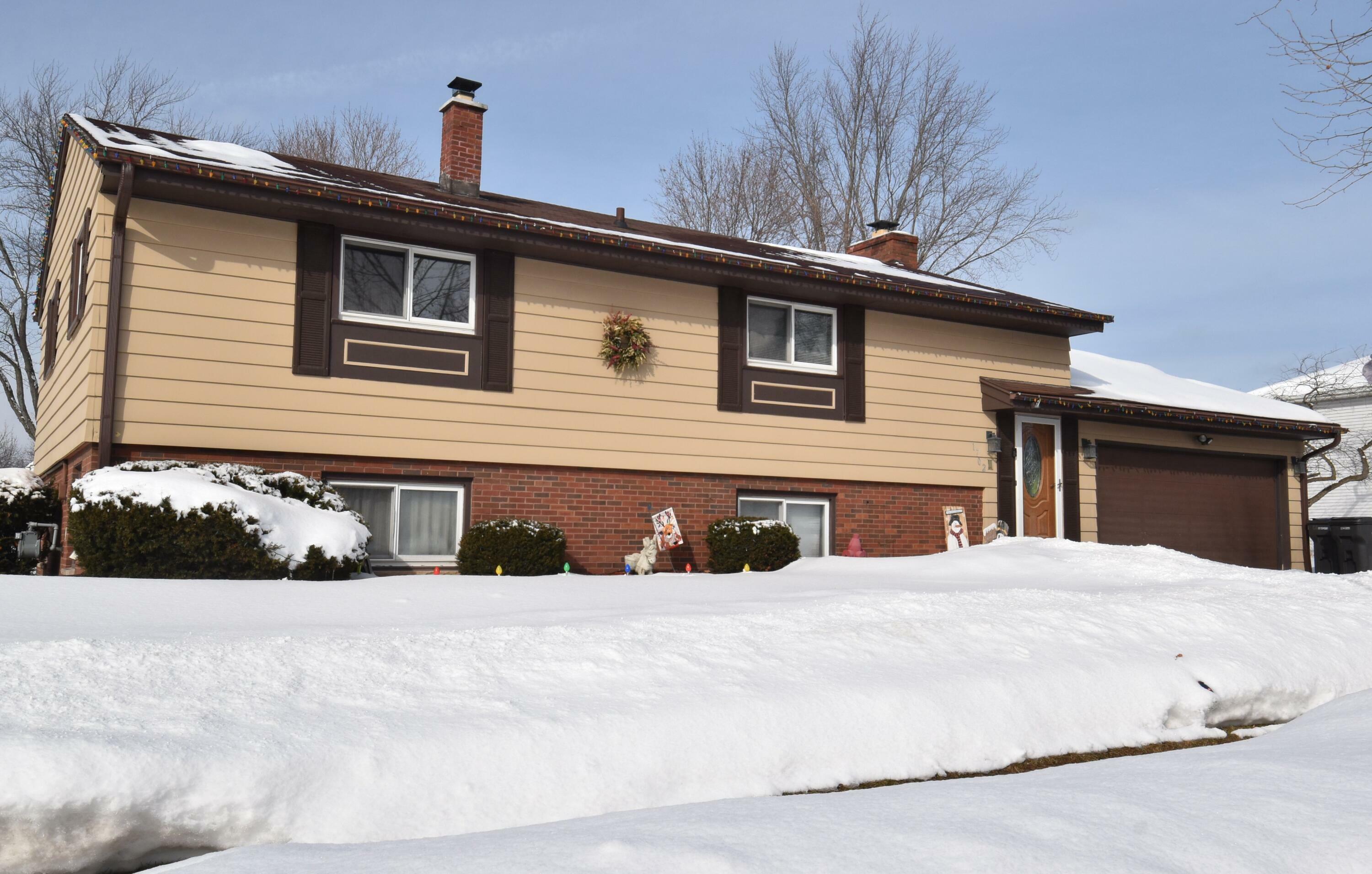 Property Photo:  1702 Sycamore Dr  WI 53189 