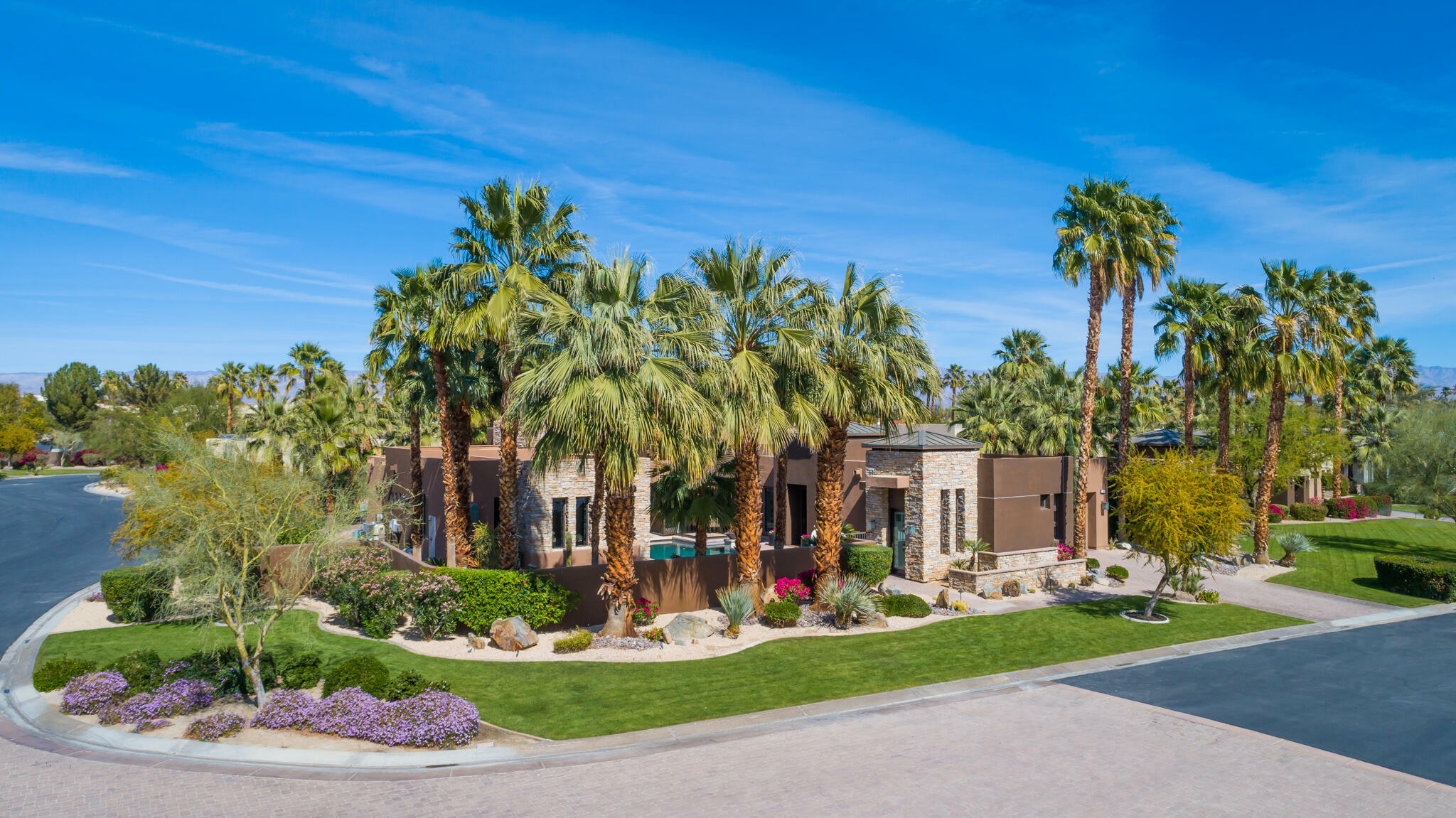 Property Photo: 13 Dominion Court CA 92270