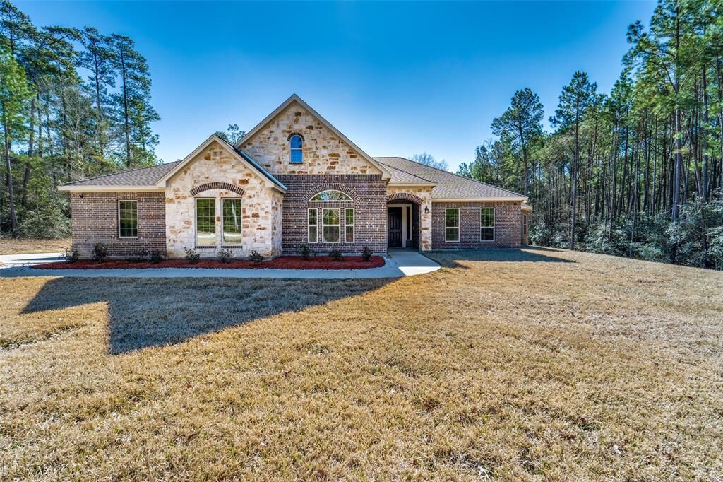 Property Photo: 216 Dedication Trail TX 77340