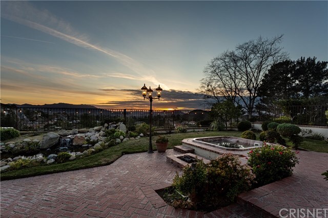 Property Photo: 4039 Calle Del Sol CA 91360