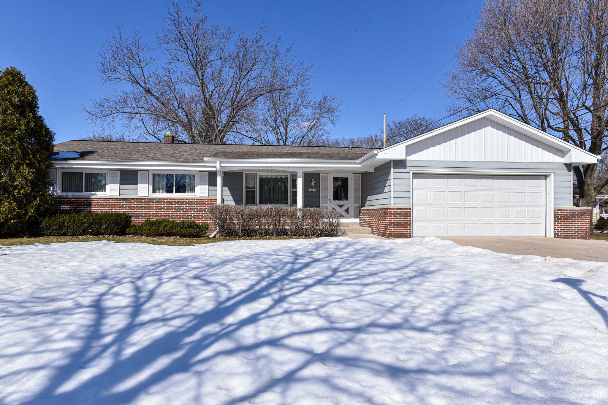 12016 W Diane Dr  Wauwatosa WI 53226 photo