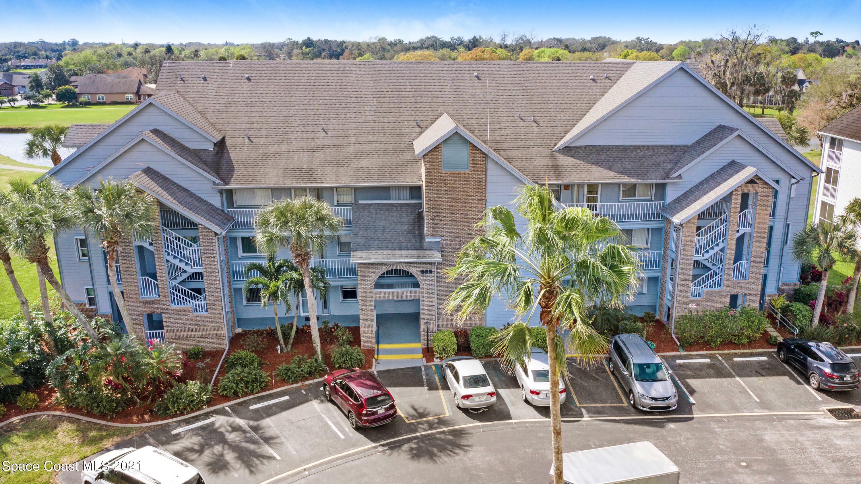Property Photo: 565 Shadow Wood Lane FL 32780