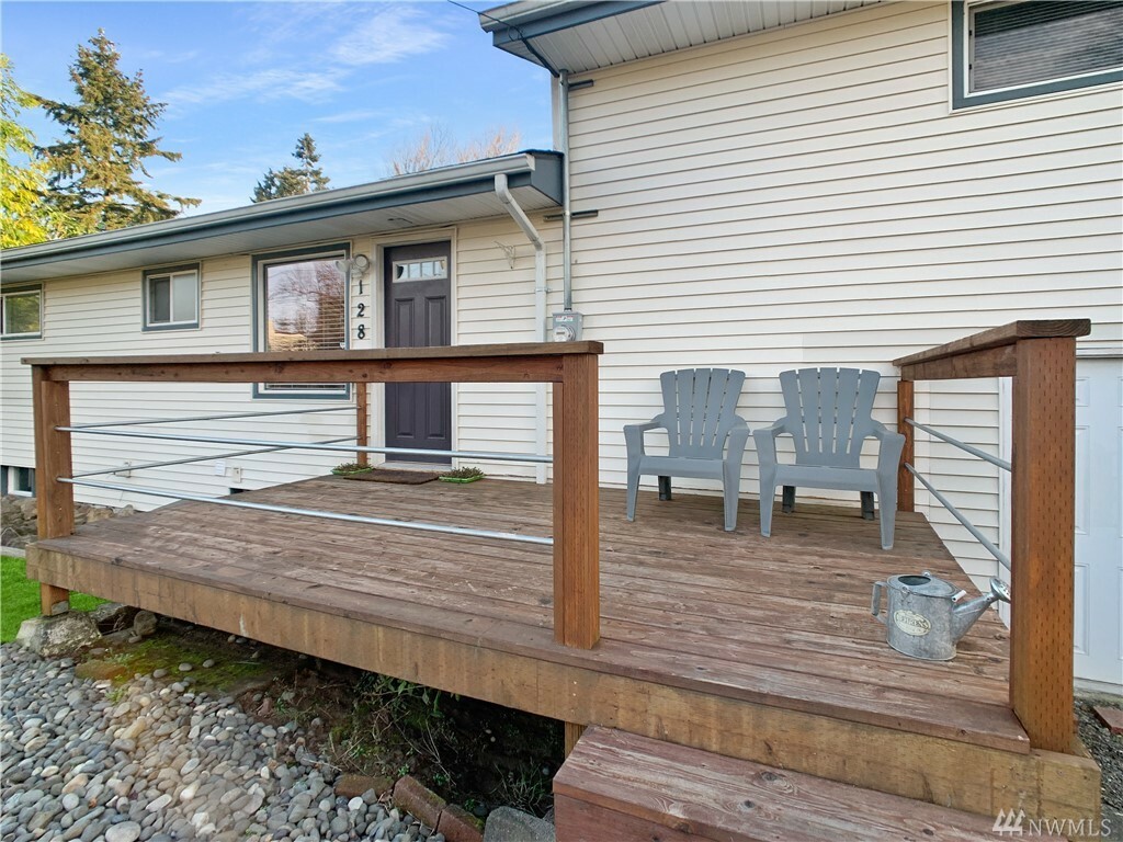 Property Photo:  128 Mountain View Dr  WA 98632 