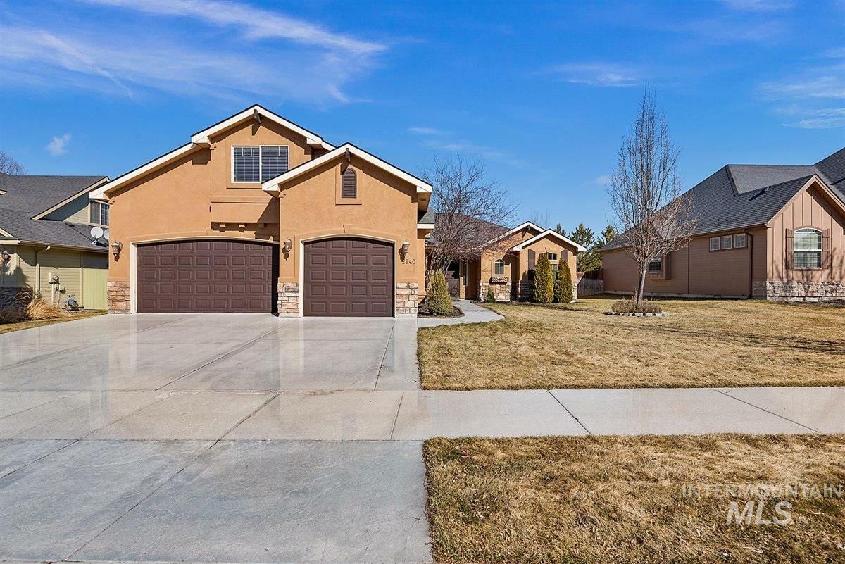 Property Photo:  2940 E Shadowcrest Dr.  ID 83616 