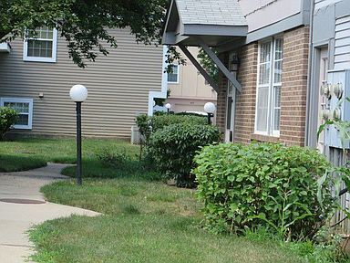 Property Photo:  412 Muirwood Court  IL 60061 