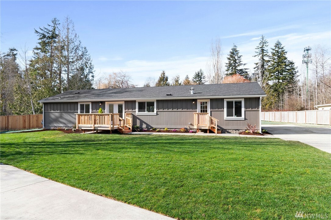 Property Photo:  3342 Erlands Point Rd NW  WA 98312 