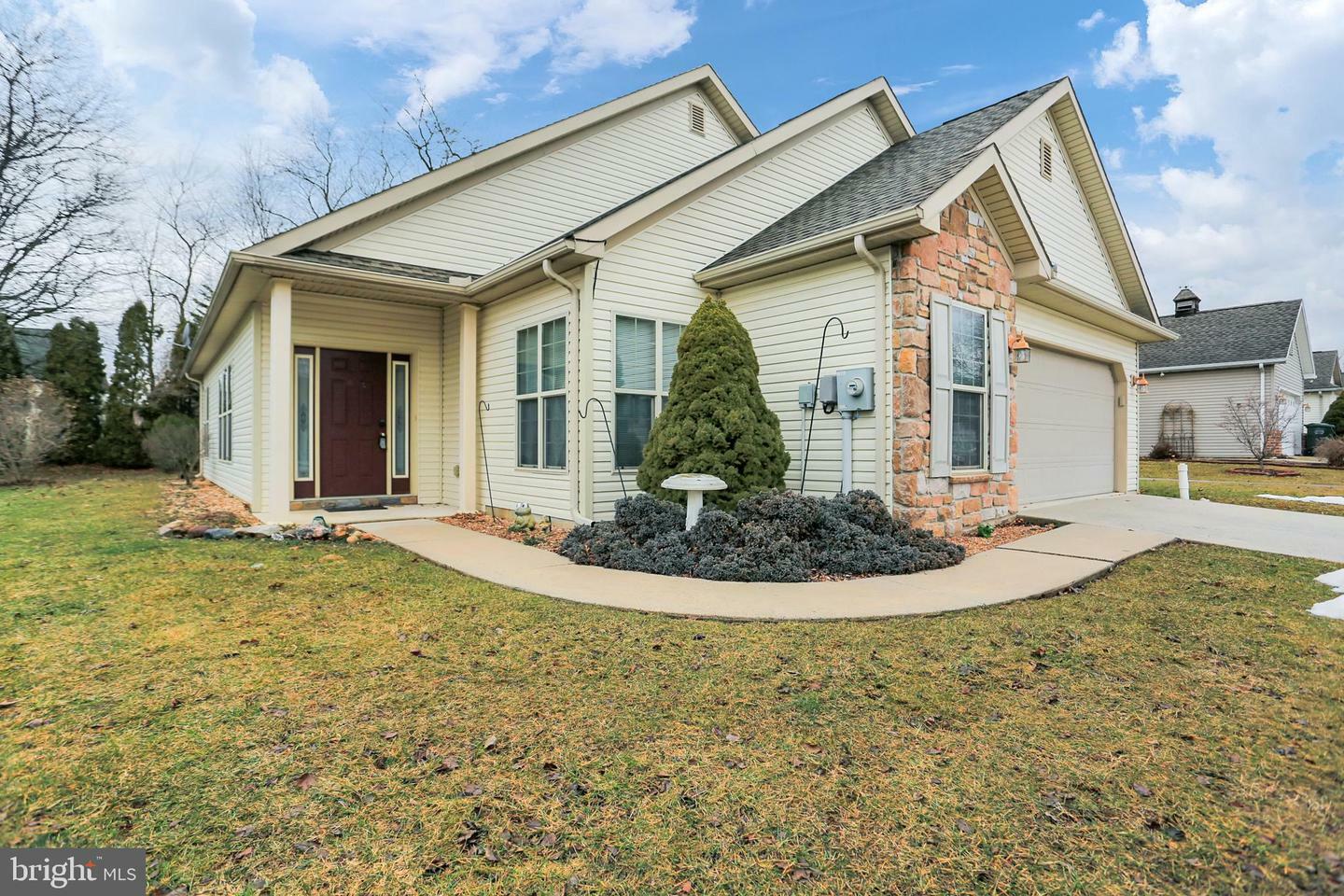 Property Photo: 32 Lantern Lane PA 17257