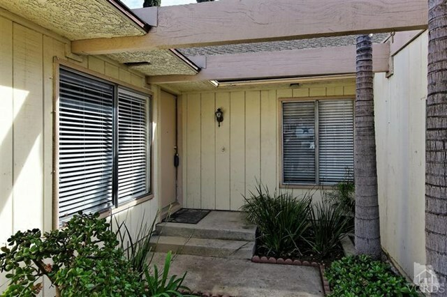 Property Photo:  2191 Chesterton Street  CA 93065 