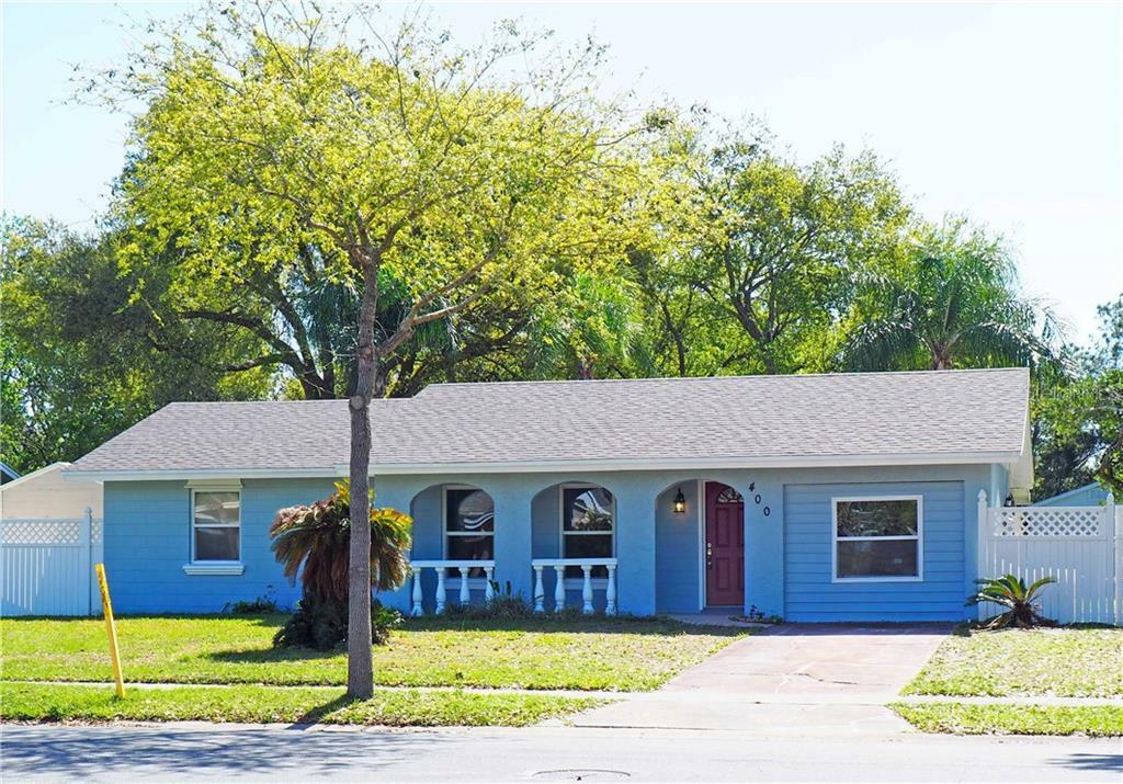 Property Photo: 400 Brittany Circle FL 32707