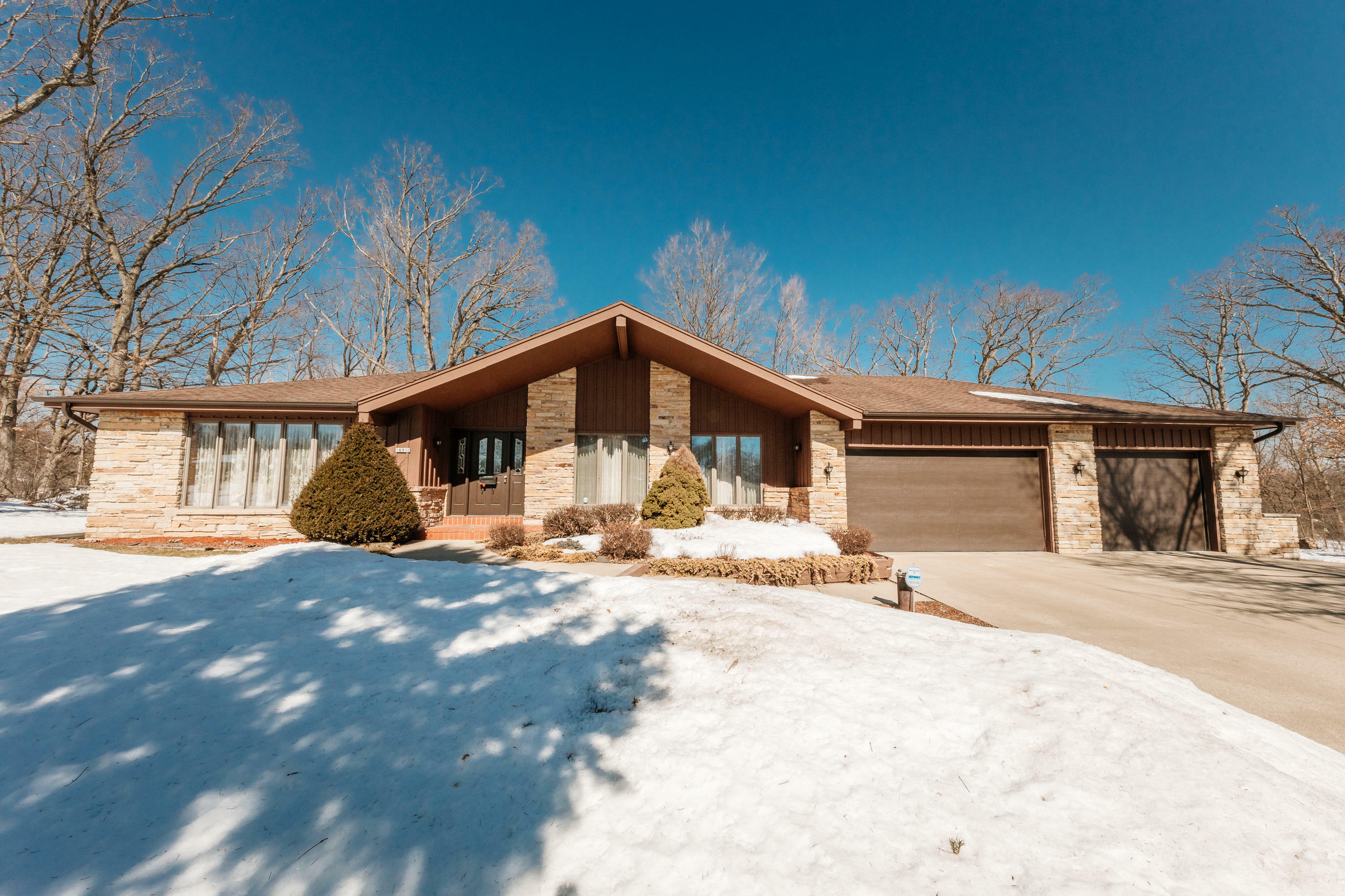 16930 Willow Ridge Ln  Brookfield WI 53005 photo