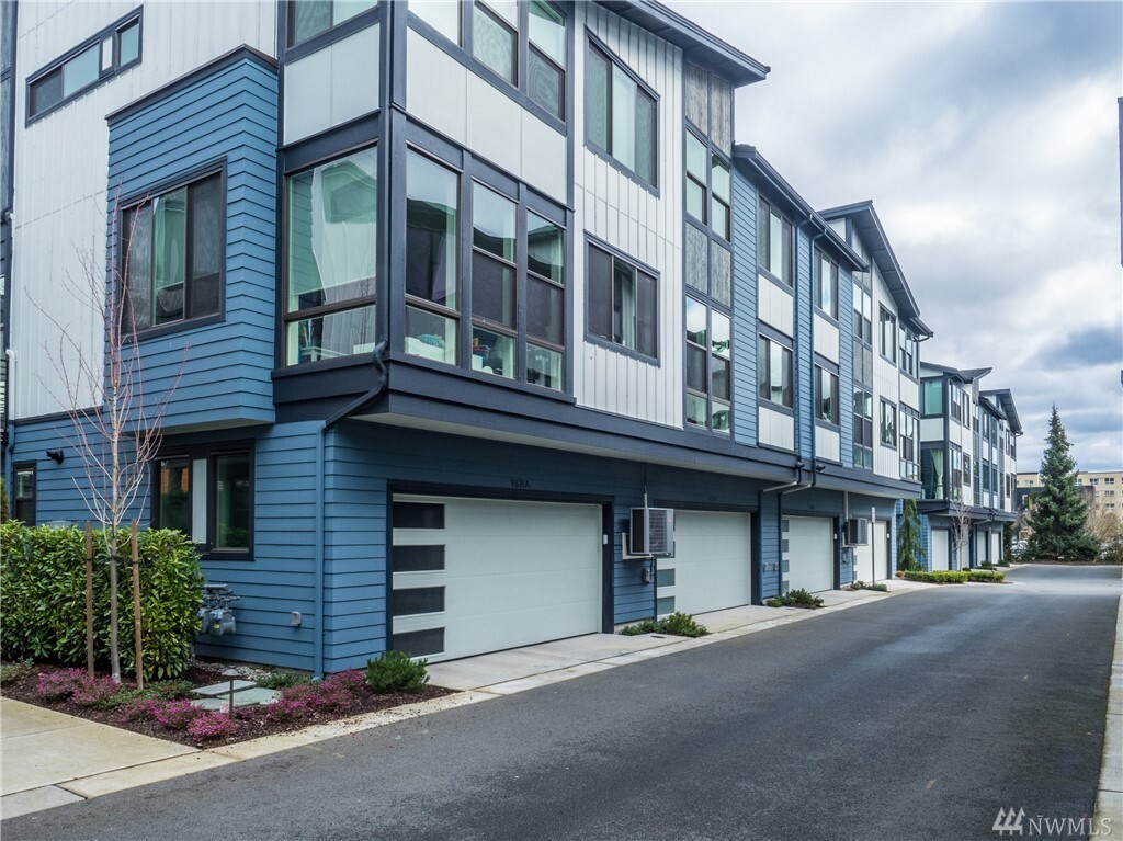 Property Photo:  9631 NE 183rd St B  WA 98011 