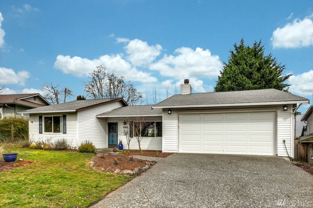 Property Photo:  3309 158th St SW  WA 98087 