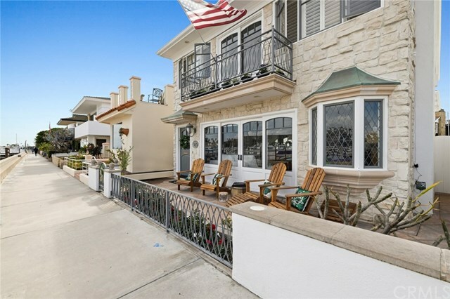 Property Photo: 125 E Bay Front CA 92662