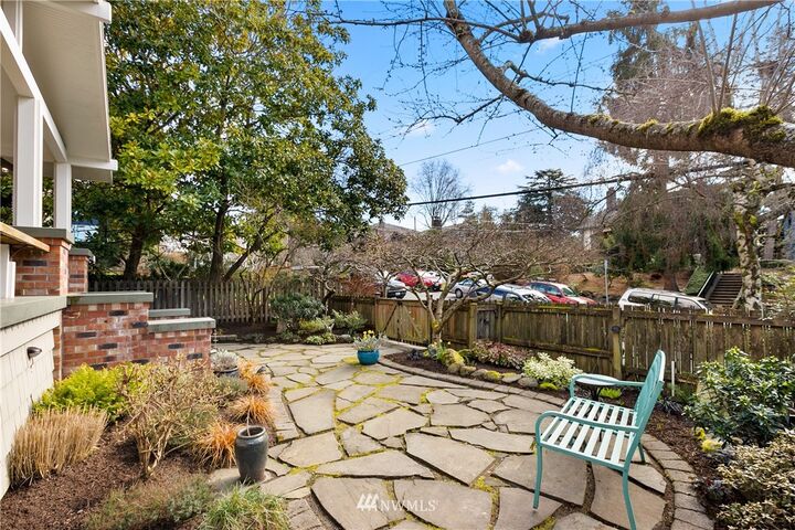 Property Photo: 1930 E Lynn Street WA 98112