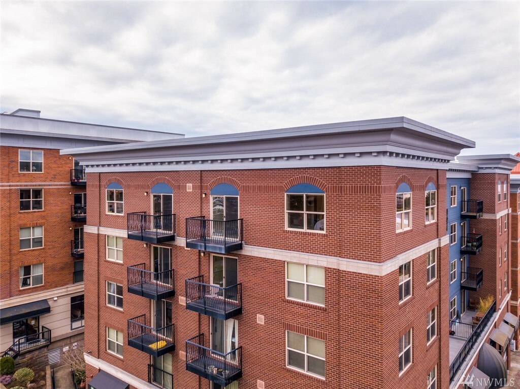 Property Photo: 960 Harris Ave 601 WA 98225