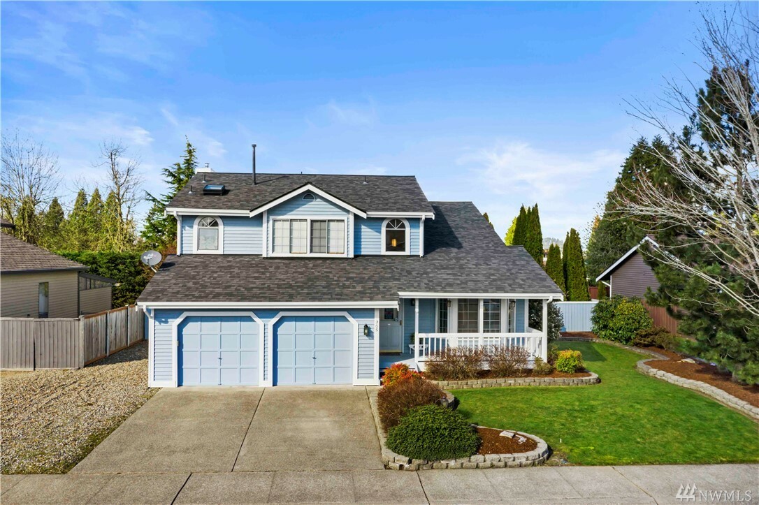 Property Photo:  905 Bathke Ave  WA 98022 