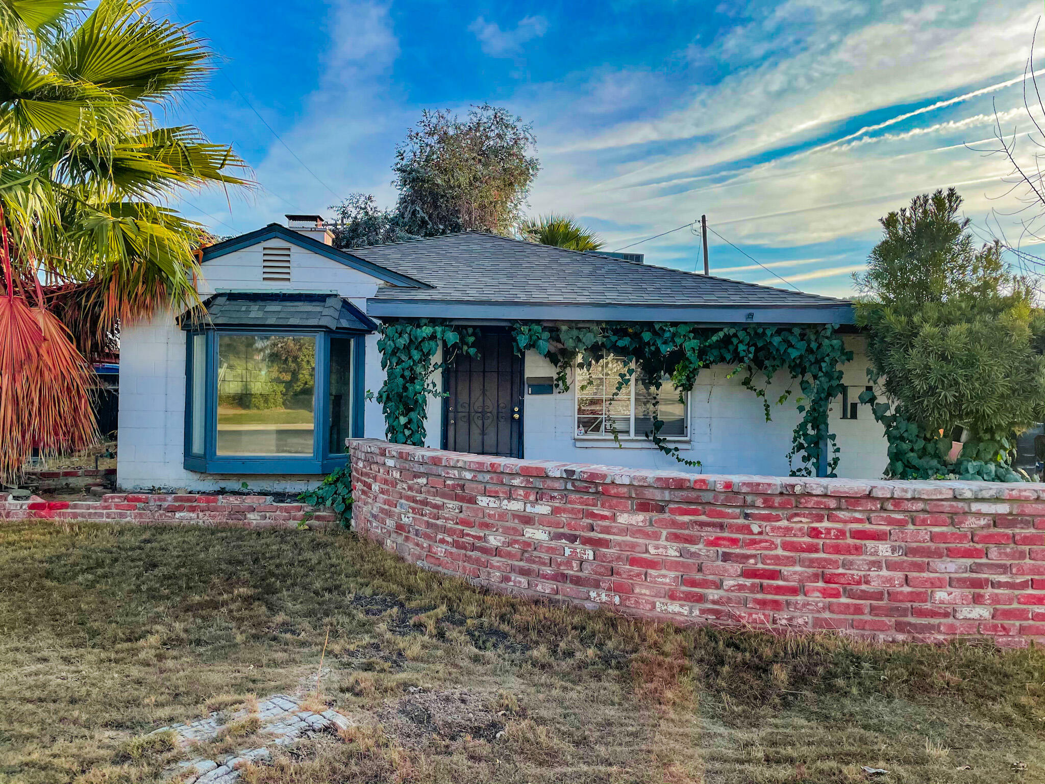 Property Photo:  709 Neville Street  CA 93230 