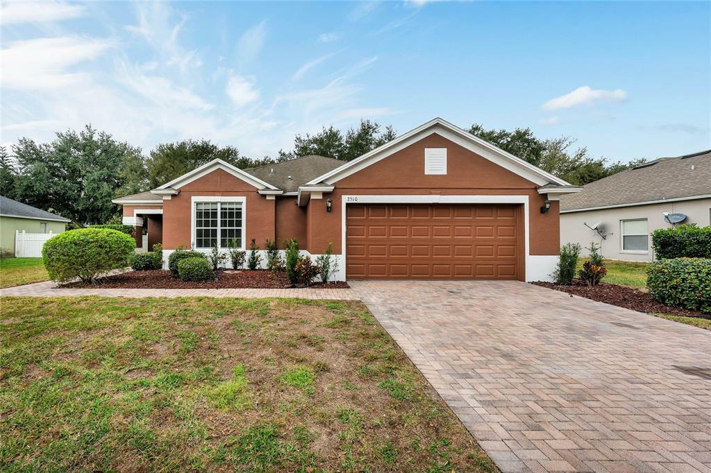 Property Photo:  2510 Azzurra Lane  FL 34761 