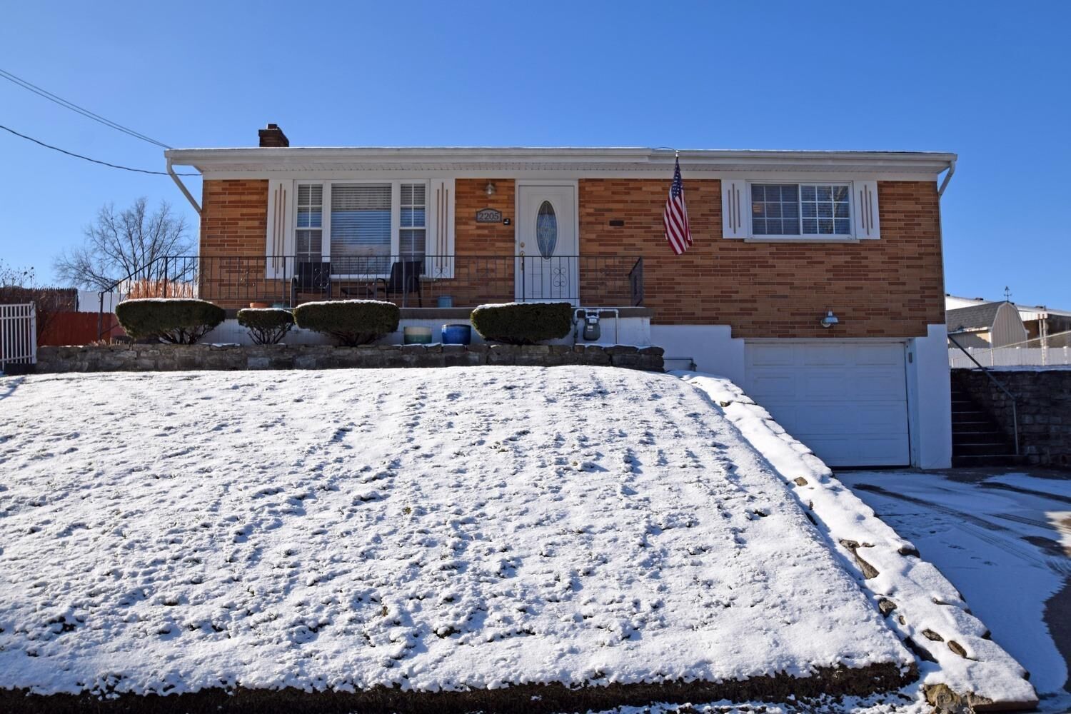 Property Photo:  2205 Varelman Ave  OH 45212 