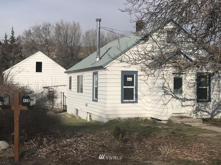 Property Photo: 418 Hemlock Street WA 98841