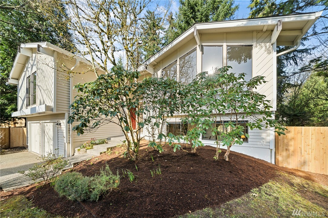 Property Photo:  16538 NE 48th St  WA 98052 