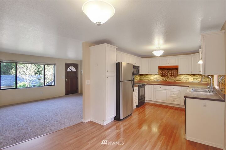 Property Photo:  323 NE 178th Street  WA 98155 