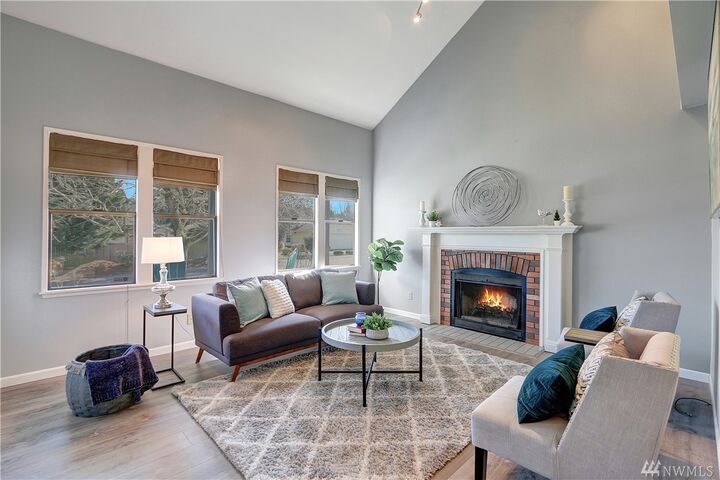 Property Photo: 32505 17th Ave SW WA 98023