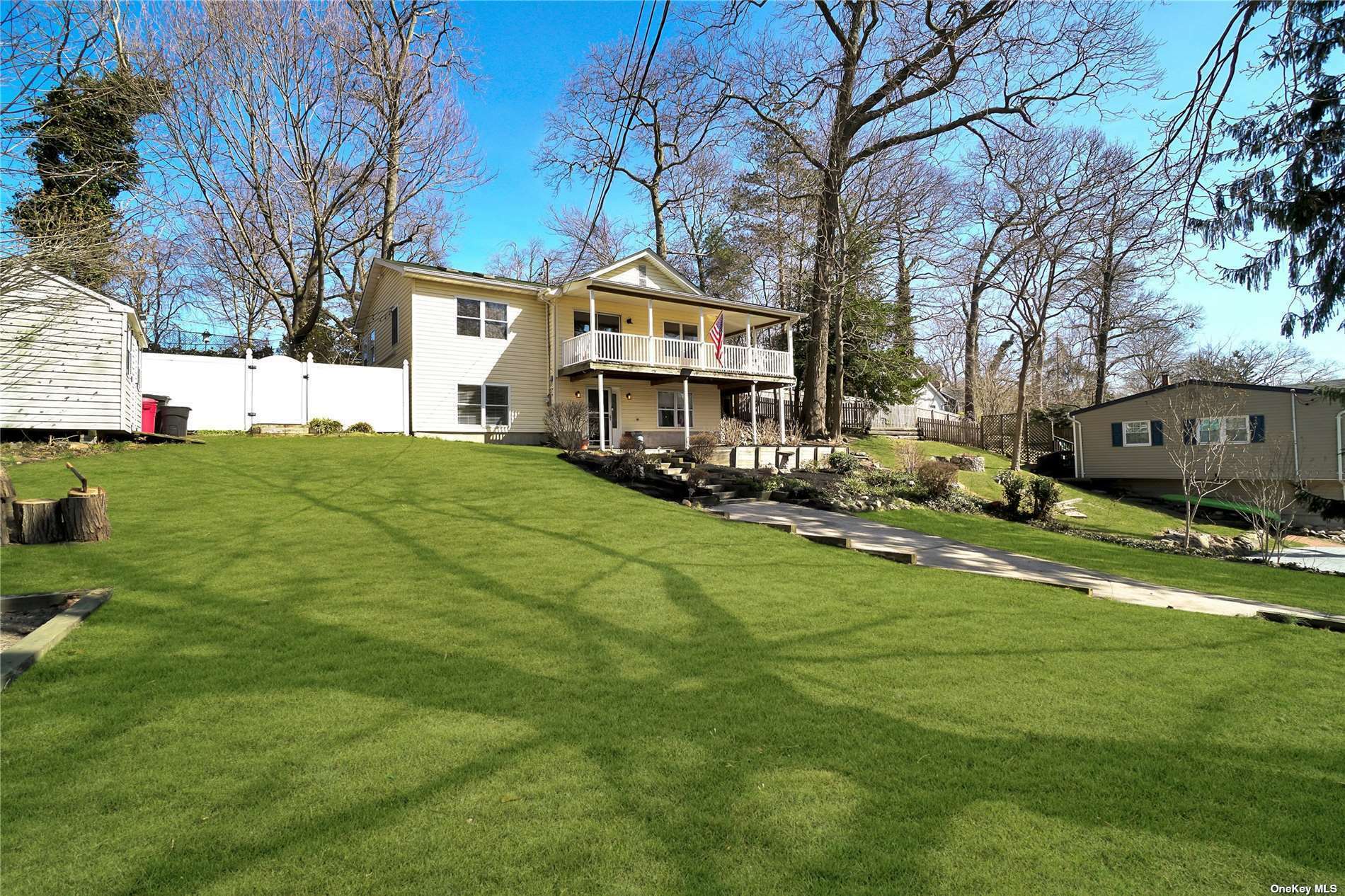 Property Photo:  5 Garden Road  NY 11789 