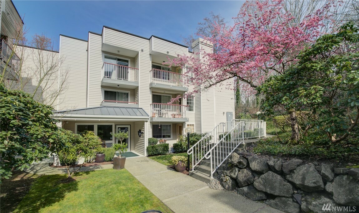 Property Photo:  132 NE 95th St B-308  WA 98115 