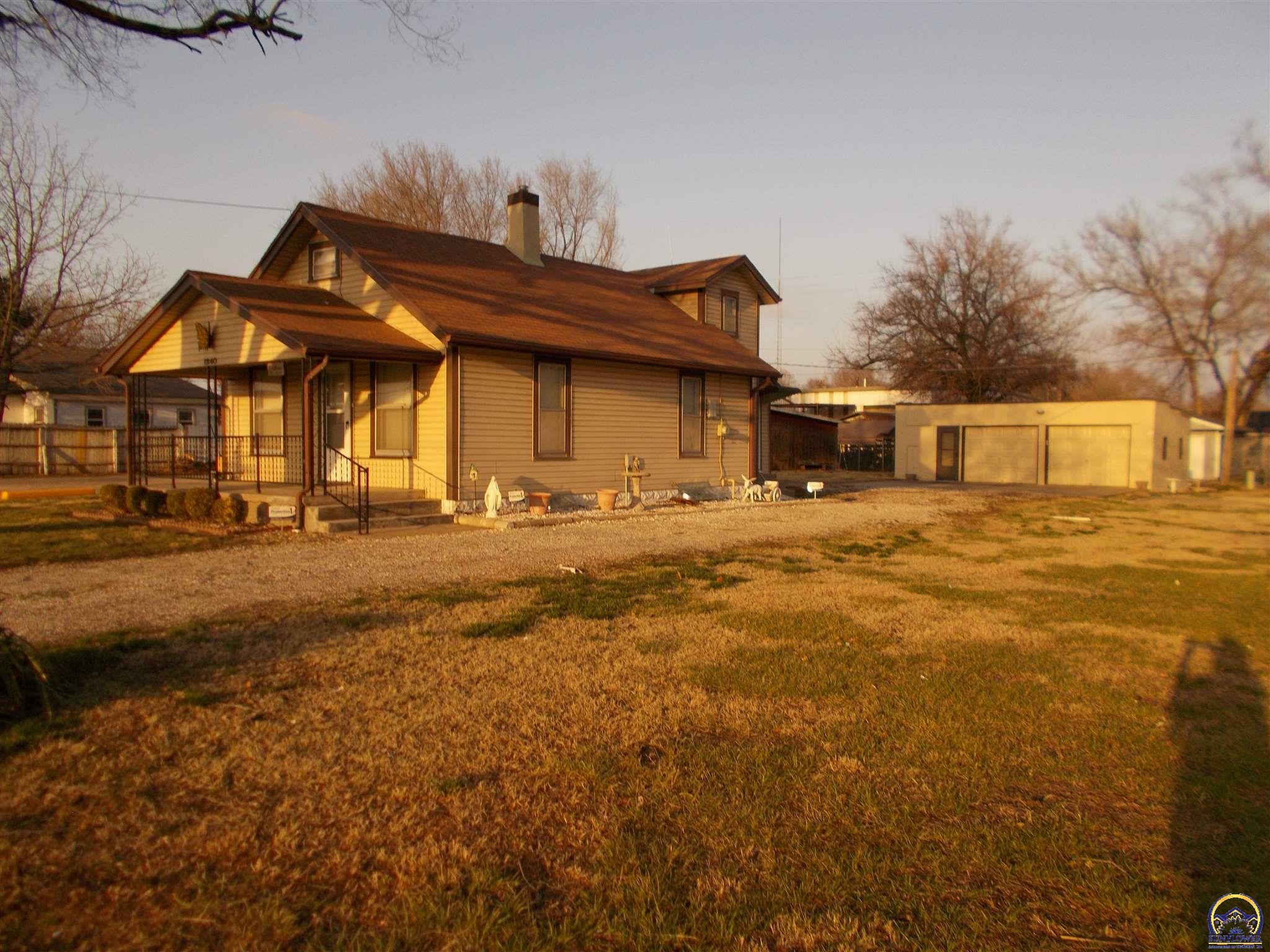 Property Photo:  1840 NW Central Ave  KS 66608 