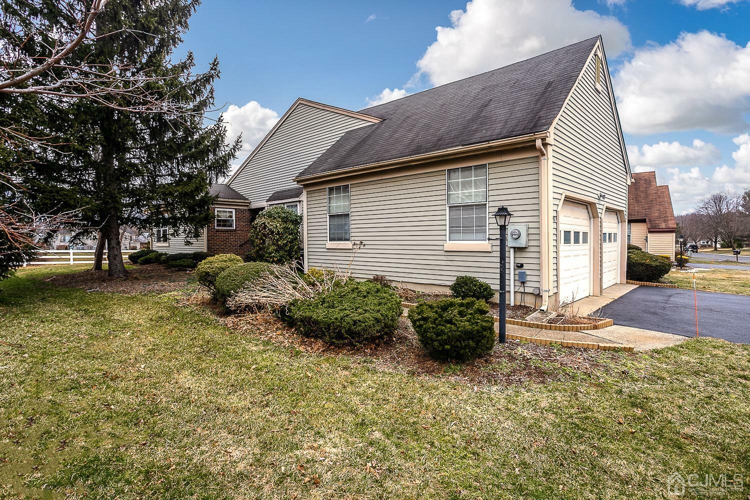 Property Photo:  17 Ethan Allen Drive  NJ 08831 