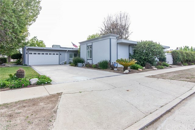 Property Photo:  10809 Chimineas Avenue  CA 91326 