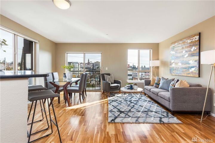 412 11th Ave 313  Seattle WA 98122 photo