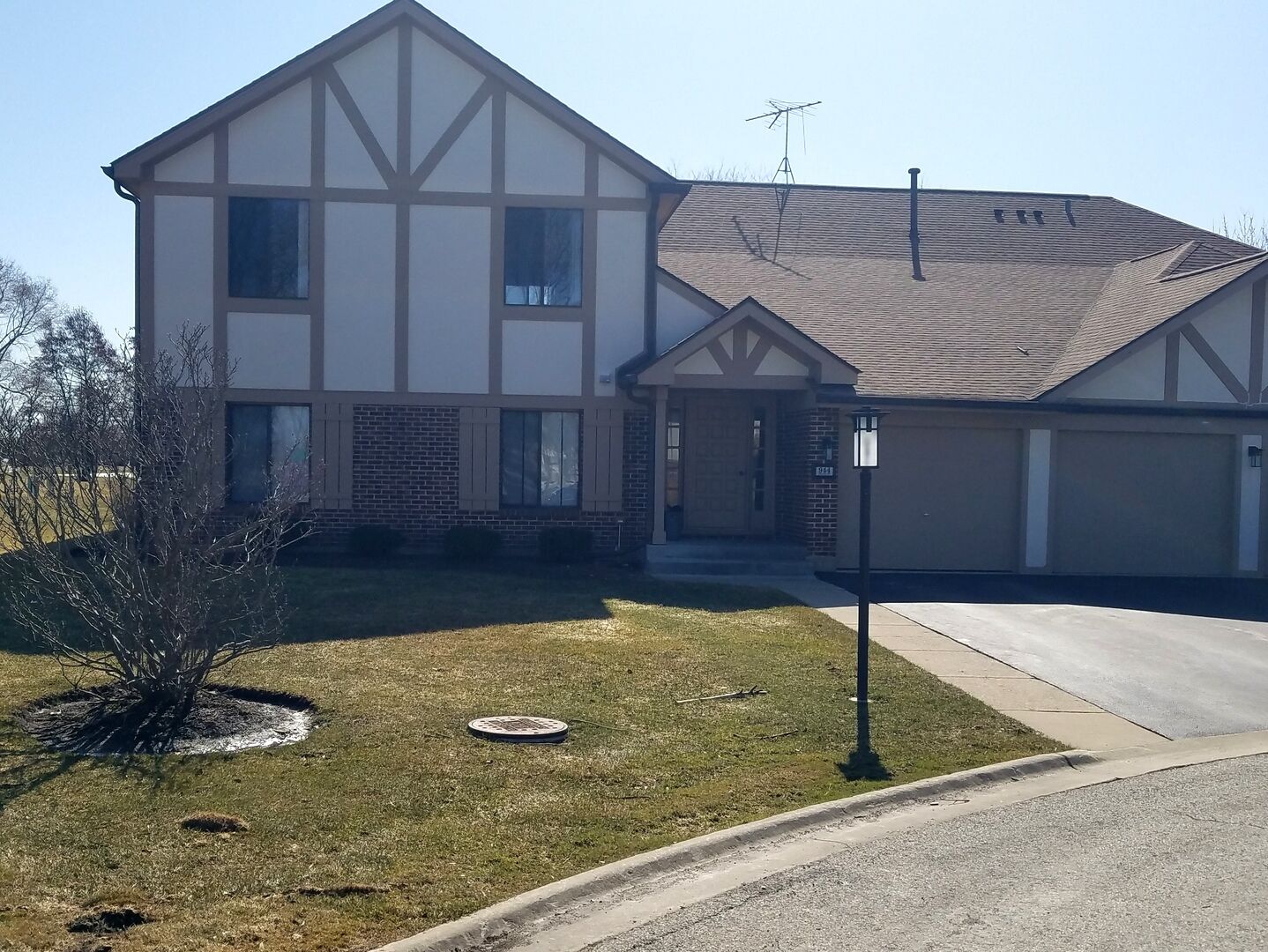 Property Photo:  944 Surrey Drive 2A  IL 60193 