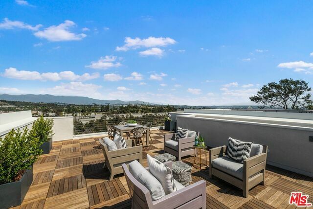 Property Photo: 1027 N White Knoll Dr CA 90012