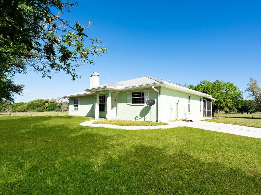 Property Photo:  14901 Murphy Road  FL 34240 