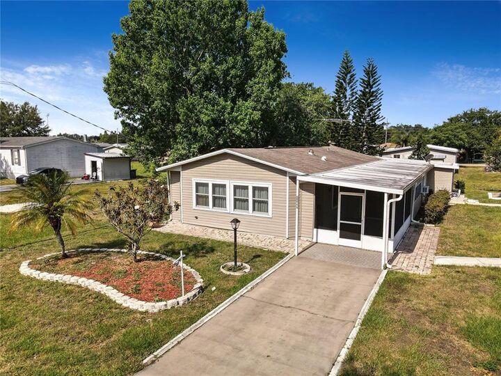 Property Photo:  1169 SE 8th Avenue  FL 34266 