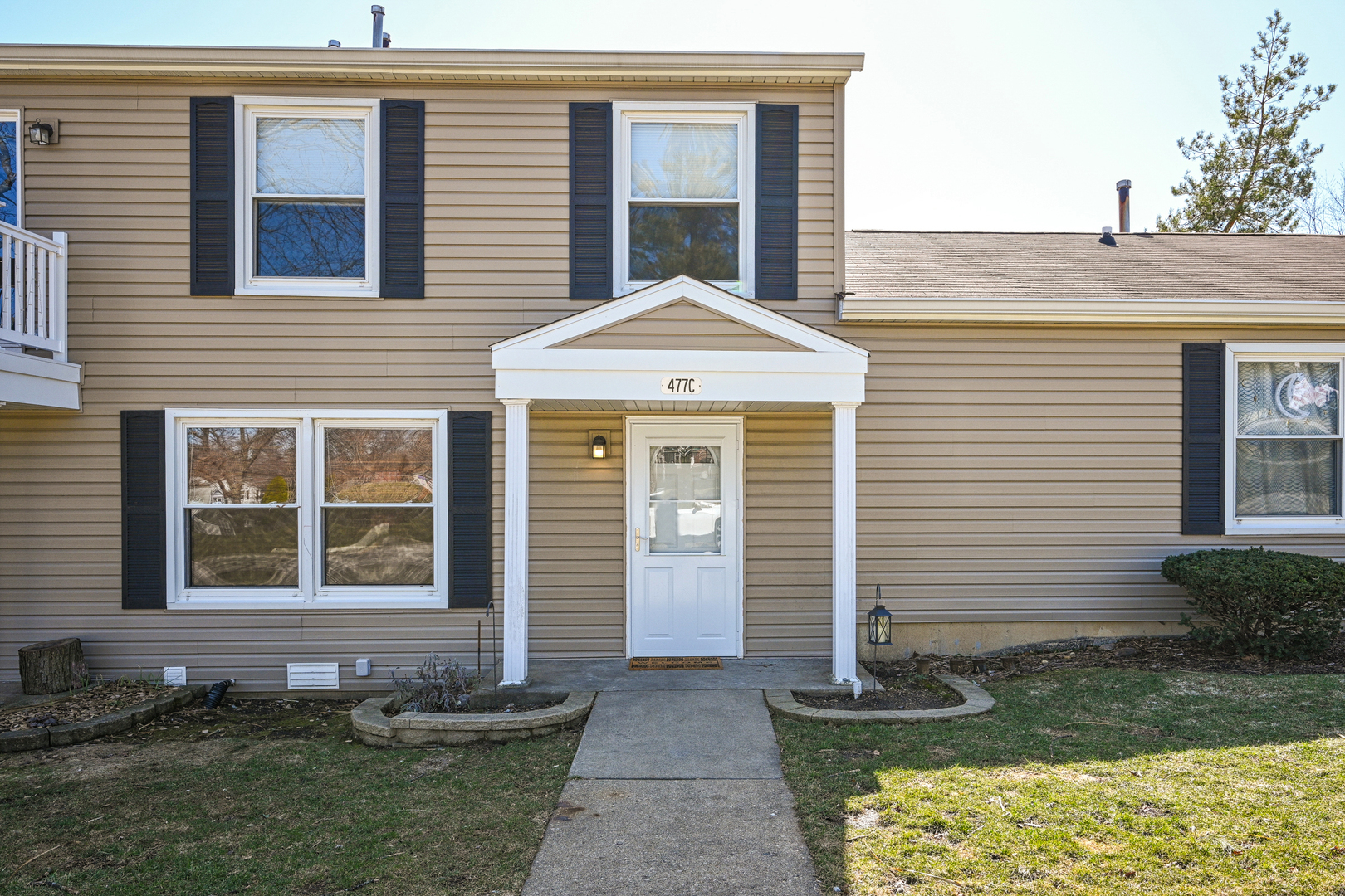 Property Photo: 477 Sidney Avenue C IL 60139