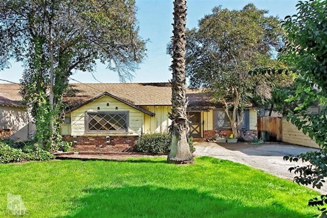 Property Photo:  5424 Rhodes Avenue  CA 91607 