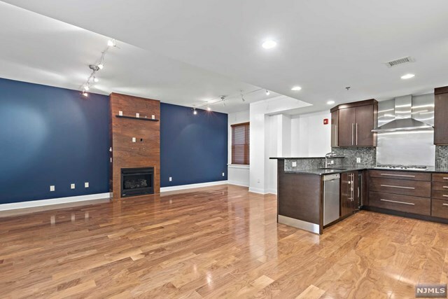 Property Photo:  78 Jackson Street 3B  NJ 07030 