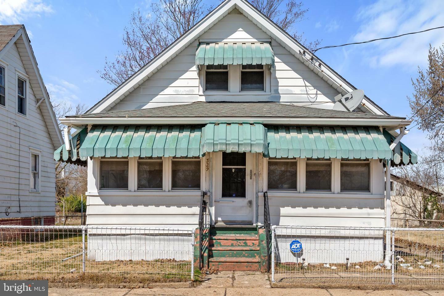 Property Photo:  329 W Buck Street  NJ 08066 